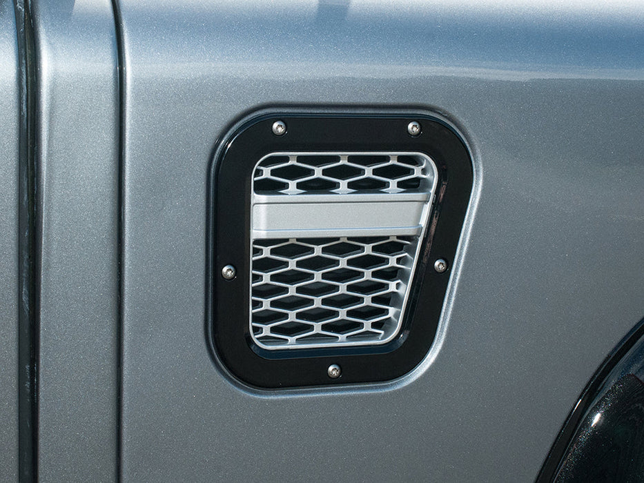 DA1970 - XS RH INTAKE GRILL BLACK WITH SILVER MESH - DEF
