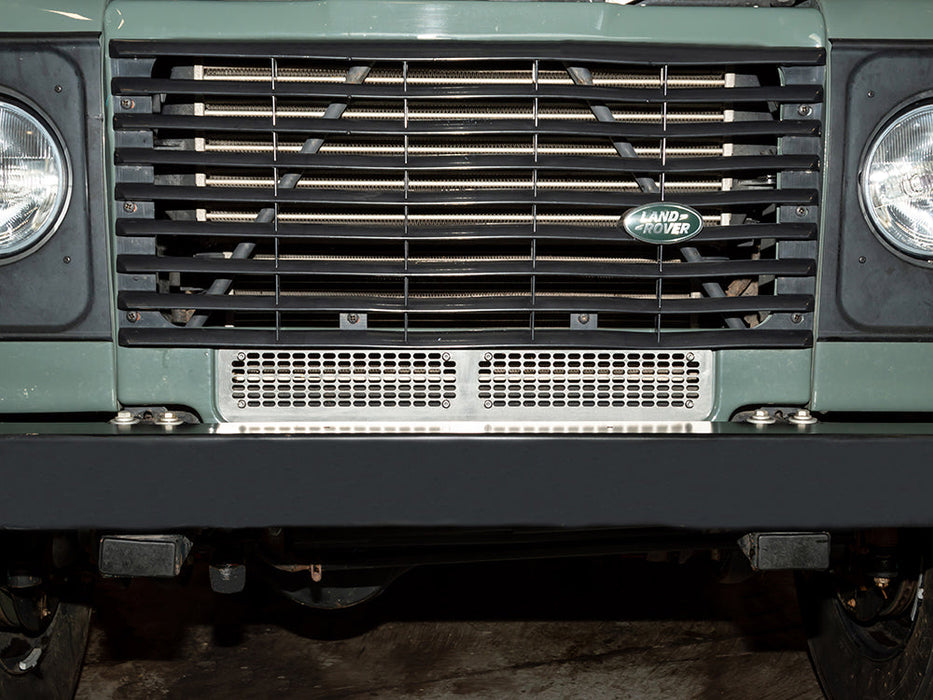 DA6552 - DEFENDER FRONT GRILLE LOWER WITHOUT AIR CON STAINLESS STEEL