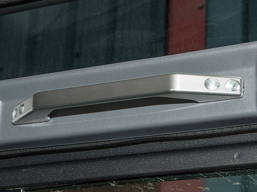DA8938 - DEFENDER INTERIOR GRAB HANDLE SILVER