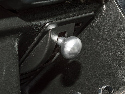 DA8948 - DEFENDER VENT KNOB SILVER