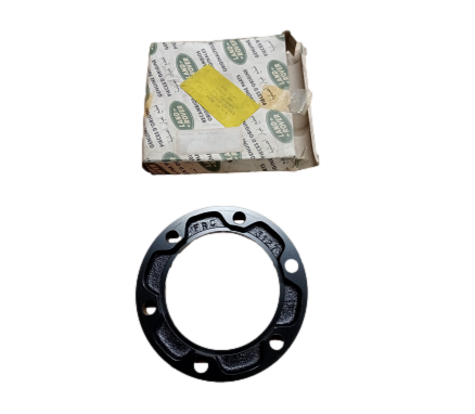 Black metal ring with Land Rover box 