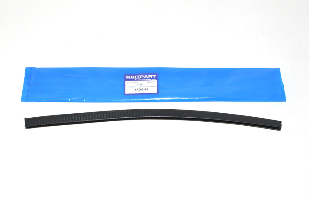 LR005165 - PROTECTOR - EDGE - QUARTER PANEL